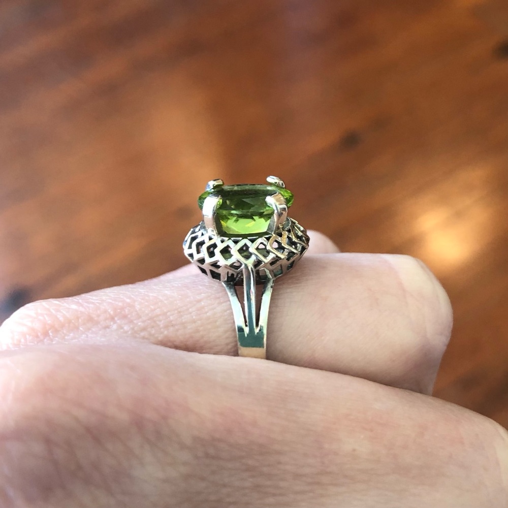 Vintage Peridot Ring Solid 14k White Gold Size 6.5 Raised Cage Prong Set